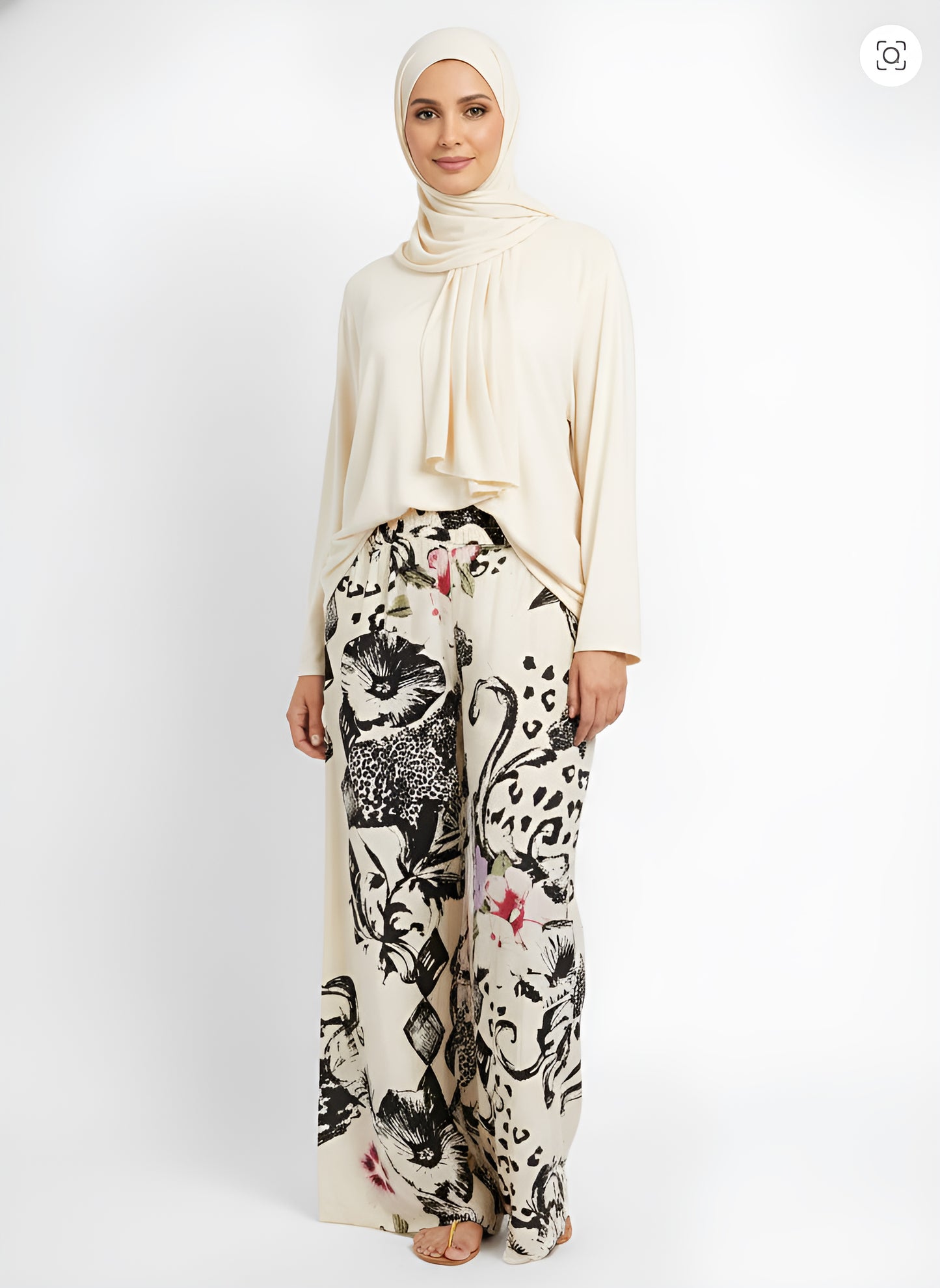 Trendy Contrast Print Wide Leg Trousers