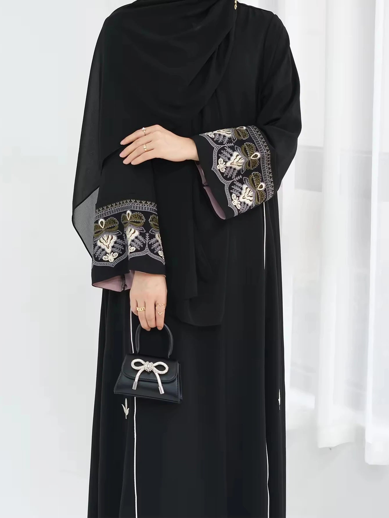 Middle East Style Embroidered Sleeve Kaftan